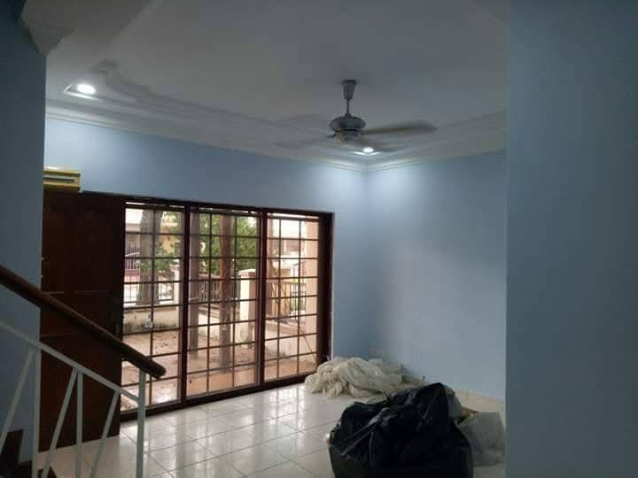 Cat Ruang Tamu Biru Lembut